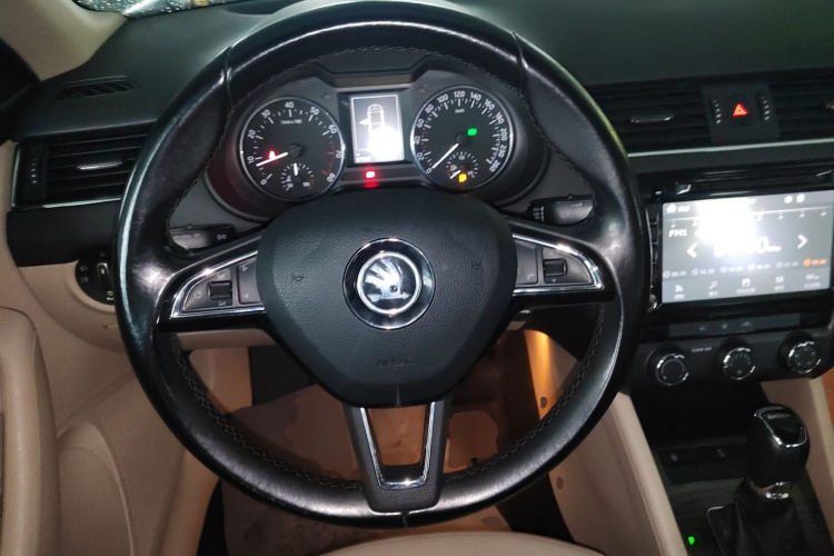 斯柯达 明锐 2016款 1.6L 自动智行版中控内饰13