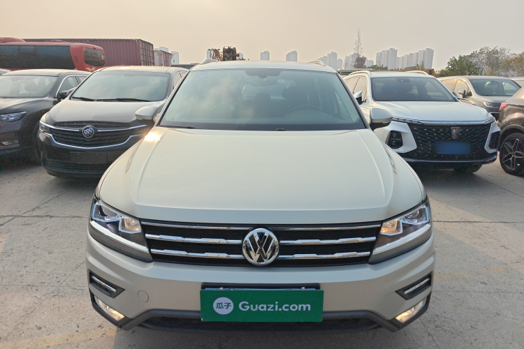 大众 途观L 2017款 330TSI 自动两驱豪华版车身外观2