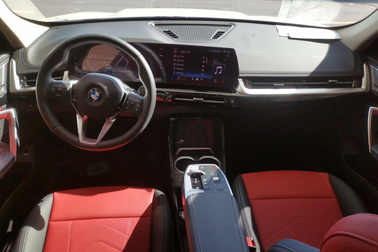 宝马X1 2023款 sDrive25Li X设计套装中控内饰12