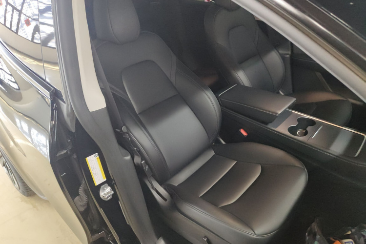 特斯拉 Model Y 2022款 改款 后轮驱动版局部细节41