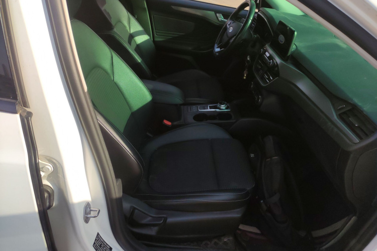 福特 福克斯 2019款 两厢 EcoBoost 180 自动锋潮型局部细节41