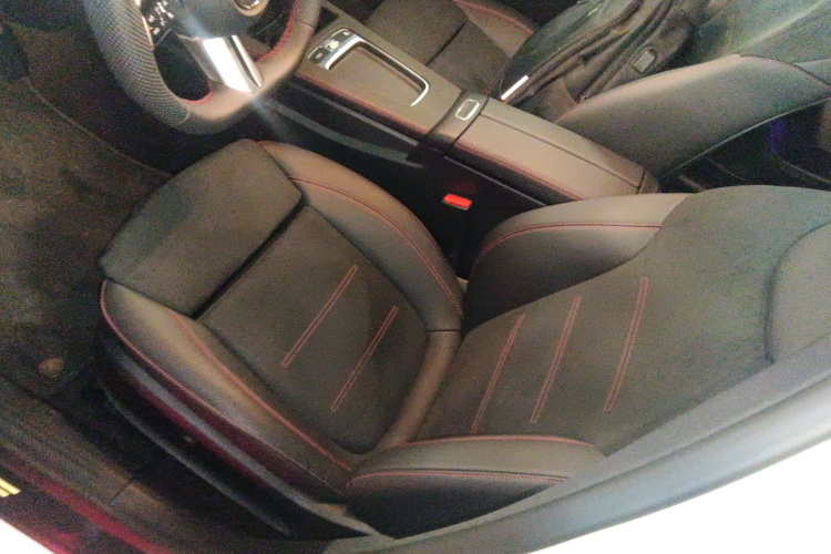 奔驰A级 2024款 改款 A 200 L 时尚型中控内饰19