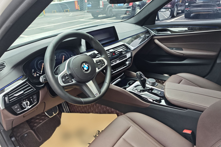 宝马5系 2019款 525Li M运动套装中控内饰7003