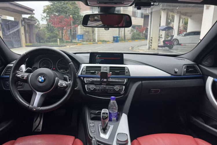 宝马3系 2019款 320i M运动套装中控内饰7003