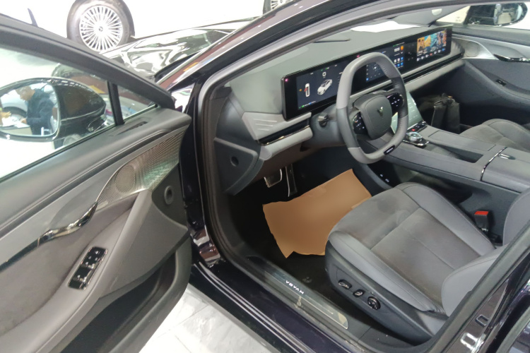 岚图汽车 岚图追光 2024款 PHEV 四驱超长续航旗舰版中控内饰7003