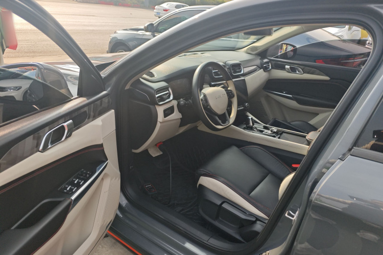 领克02 2019款 高能版 2.0T 自动两驱耀版 国VI中控内饰20