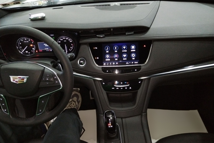 凯迪拉克XT5 2022款 2.0T 四驱豪华型（蜂鸟版）中控内饰12