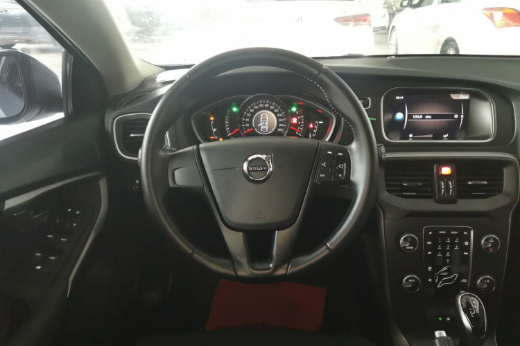 沃尔沃V40 2018款 T3 智尚版局部细节13