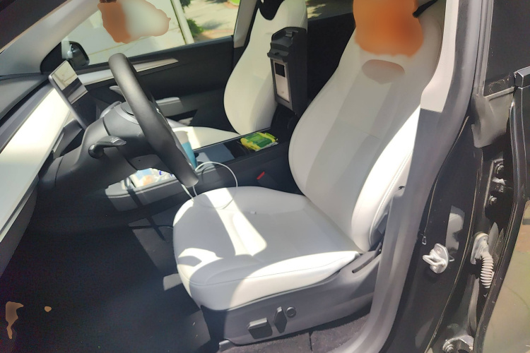 特斯拉 Model Y 2021款 标准续航后驱版局部细节19