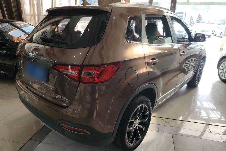 一汽 森雅R7 2016款 1.6L 手动智能型车身外观6005