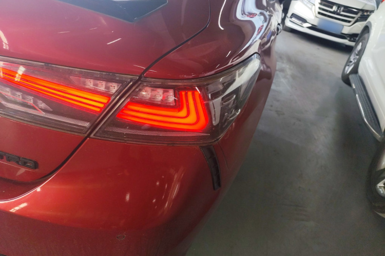 丰田 凯美瑞 2019款 2.5S 锋尚版 国VI车身外观6006