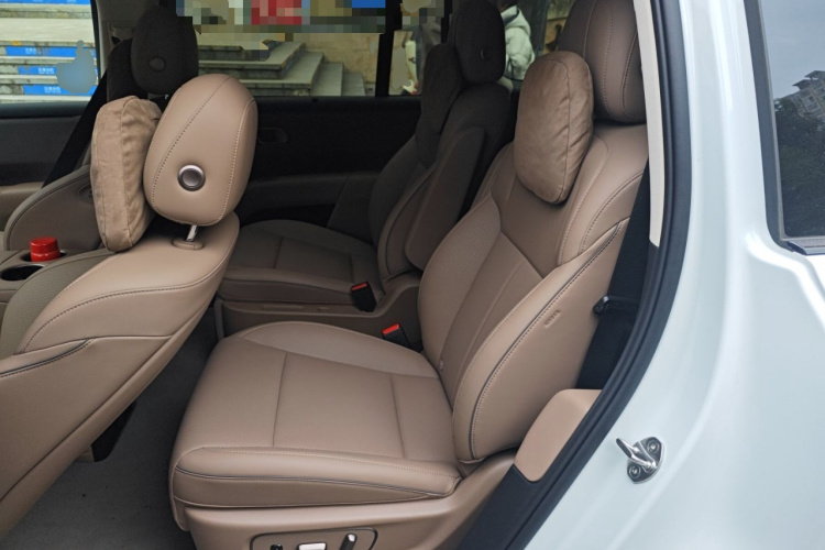 理想汽车 理想i8 2025款 标准版中控内饰21