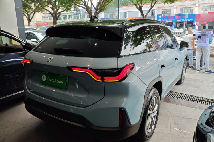 蔚来ES6 2020款 600KM 运动版车身外观7