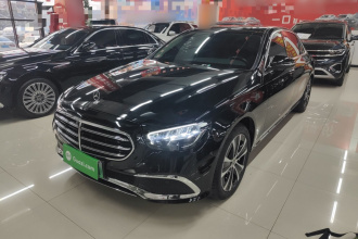 奔驰E级新能源 2022款 改款二 E 350 e L 插电式混合动力轿车