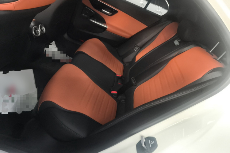 奔驰C级 2025款 C 260 L 运动版中控内饰7004