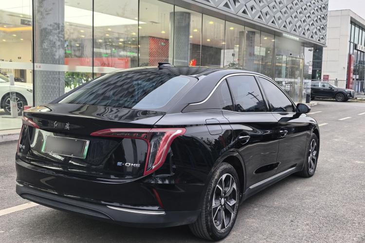 红旗E-QM5 2023款 改款 基础出行版车身外观6004