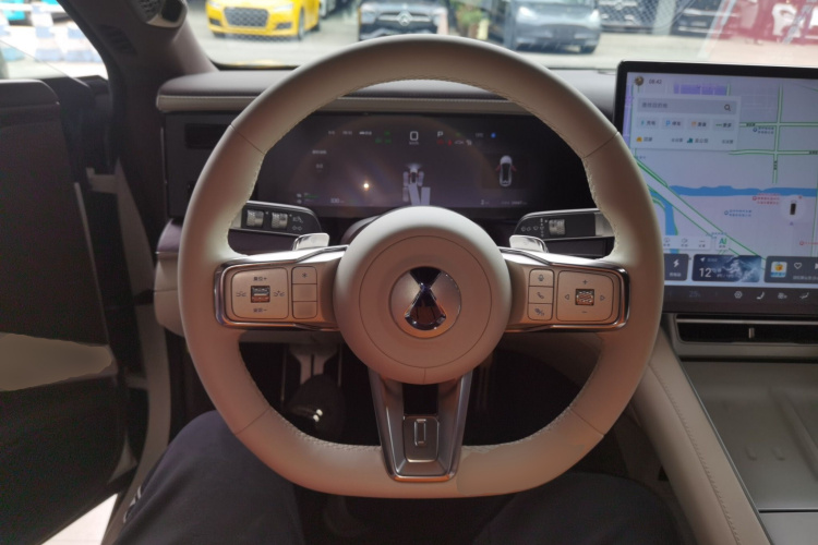 腾势Z9GT 2024款 1100四驱Max版中控内饰13