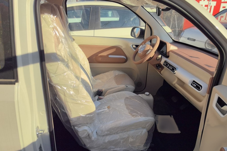 五菱汽车 宏光MINIEV 2024款 第三代 215km 青春版中控内饰7003