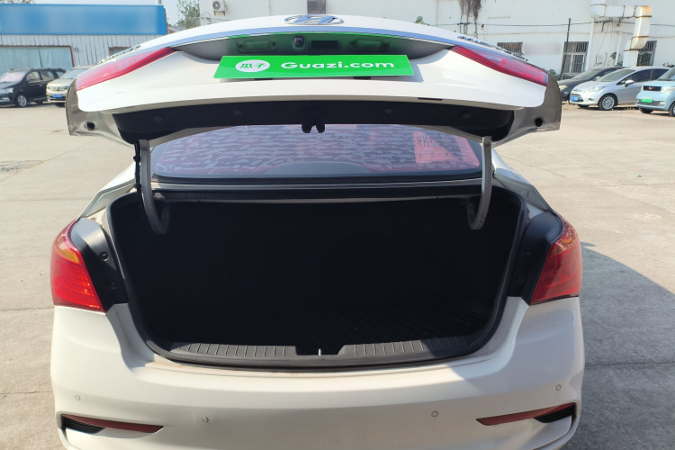 现代 名图 2017款 1.8L 自动智能型GLS 国V机舱底盘23