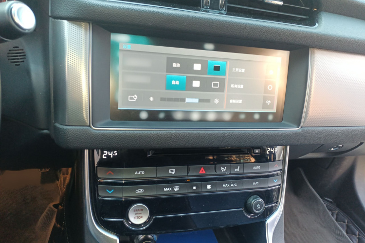 捷豹XFL 2018款 XFL 2.0T 250PS 豪华版局部细节16