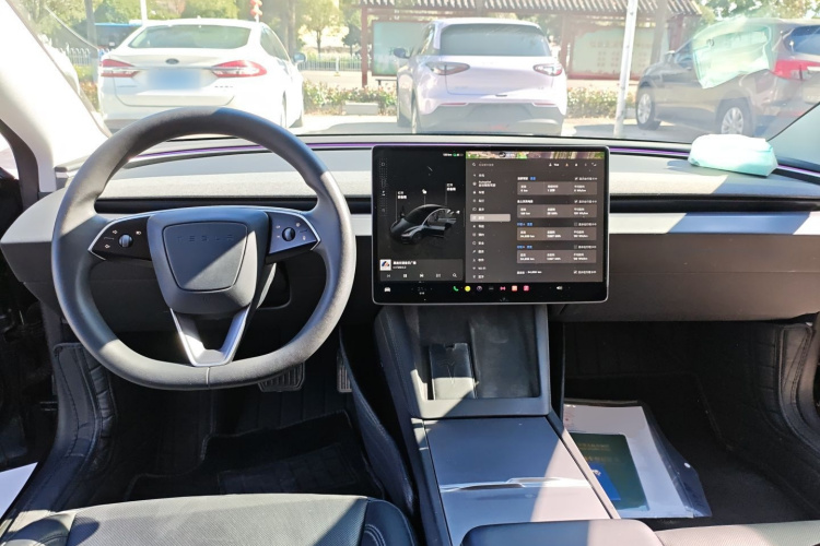 特斯拉 Model 3 2023款 后轮驱动版中控内饰7002
