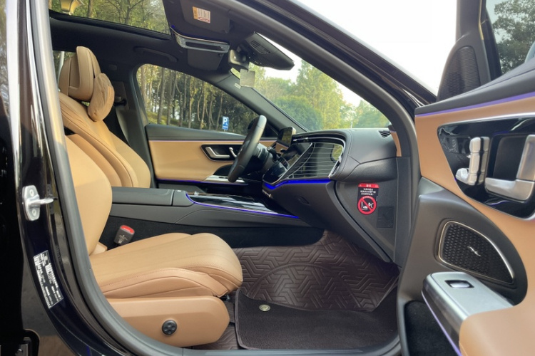 奔驰E级 2024款 E 260 L中控内饰7008
