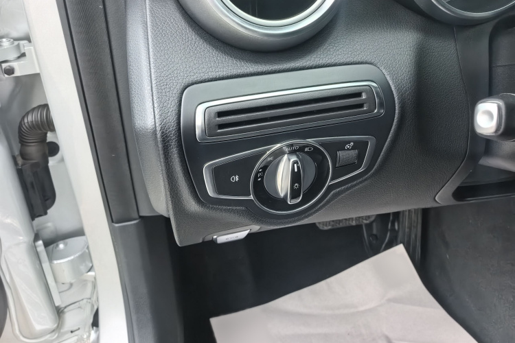 奔驰C级(进口) 2015款 C 200 旅行轿车中控内饰7003