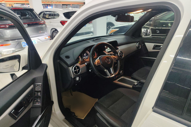 奔驰GLK级 2014款 GLK 200 标准型中控内饰20