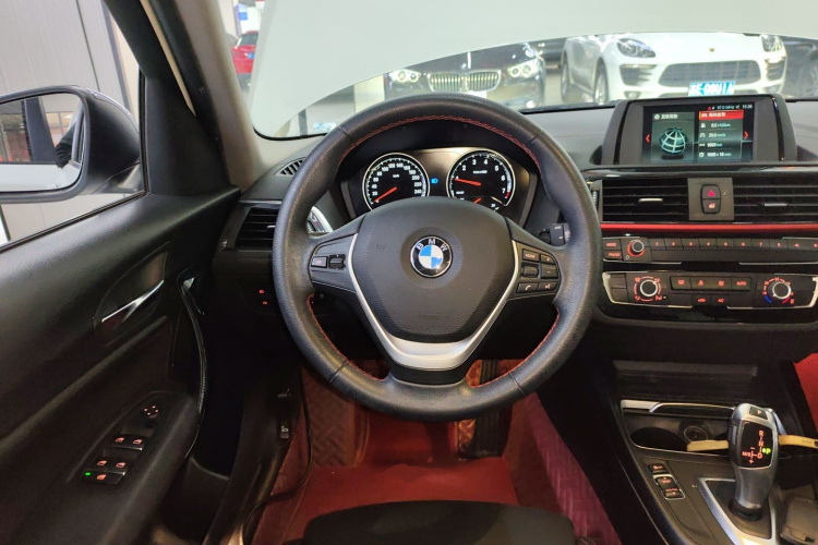 宝马1系(进口) 2018款 118i 运动设计套装中控内饰13