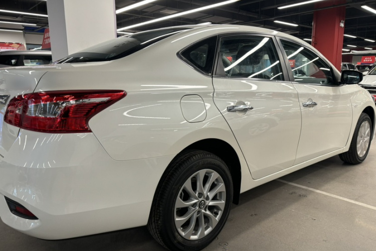 日产 轩逸 2024款 经典 1.6XL CVT豪华版车身外观6004