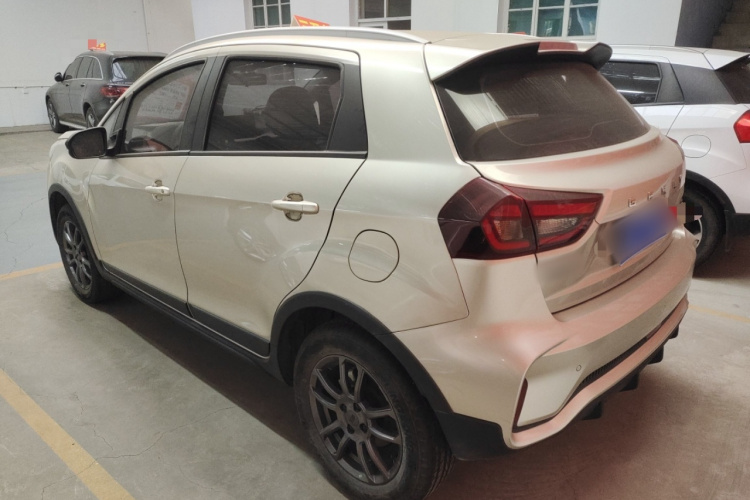 吉利汽车 远景X3 2021款 PRO 1.5L 手动精英型车身外观4