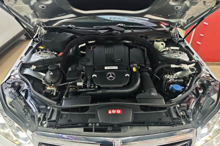 奔驰E级 2014款 E 260 L 豪华型局部细节24