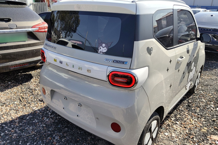 五菱汽车 宏光MINIEV 2024款 第三代 215km 进阶版车身外观7