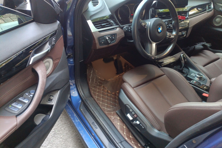 宝马X2 2021款 改款 sDrive25i M运动套装中控内饰7003