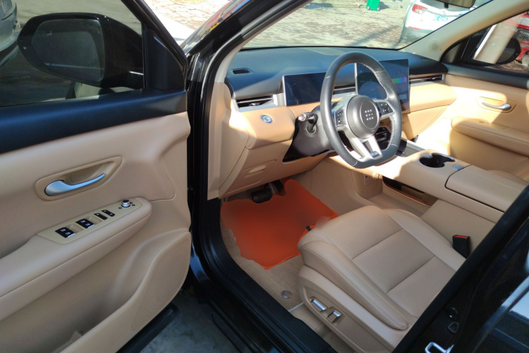 蓝电E5 PLUS 2025款 165km 长续航版 5座中控内饰20