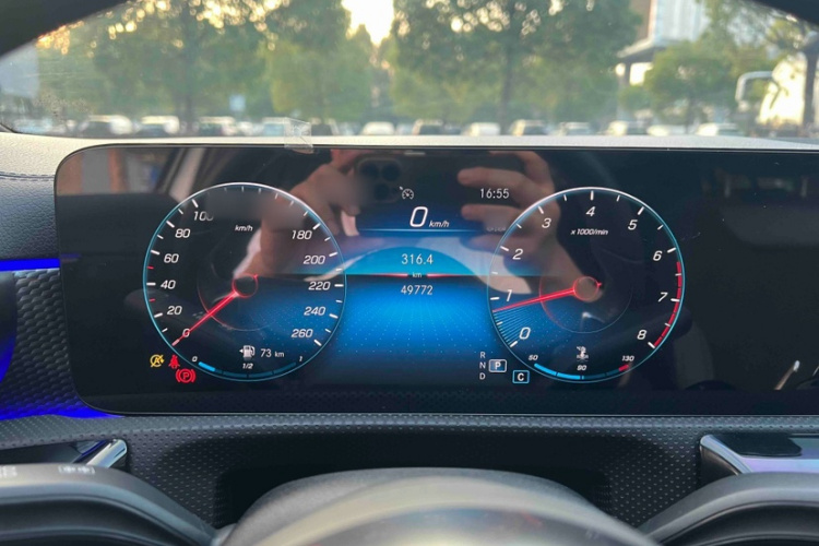 奔驰A级 2022款 改款三 A 200 L 运动轿车时尚型中控内饰7004