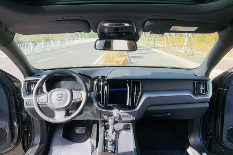 沃尔沃XC60 2021款 T5 四驱智逸豪华版中控内饰7004