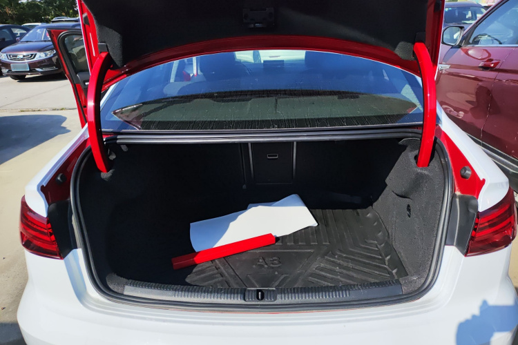 奥迪A3 2018款 30周年年型 Limousine 35 TFSI 进取型局部细节23