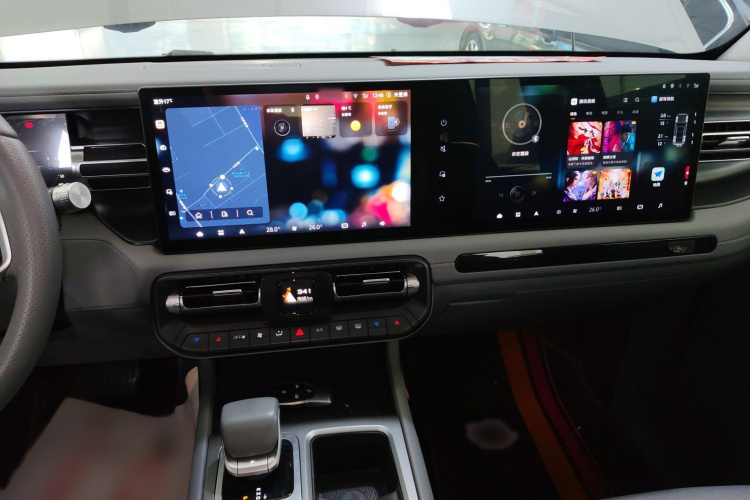 北京BJ40 2024款 2.0T 全新刀锋英雄版 攀登者局部细节16