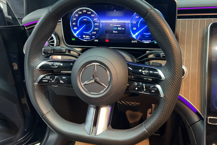 奔驰EQE 2022款 350 先锋版局部细节13