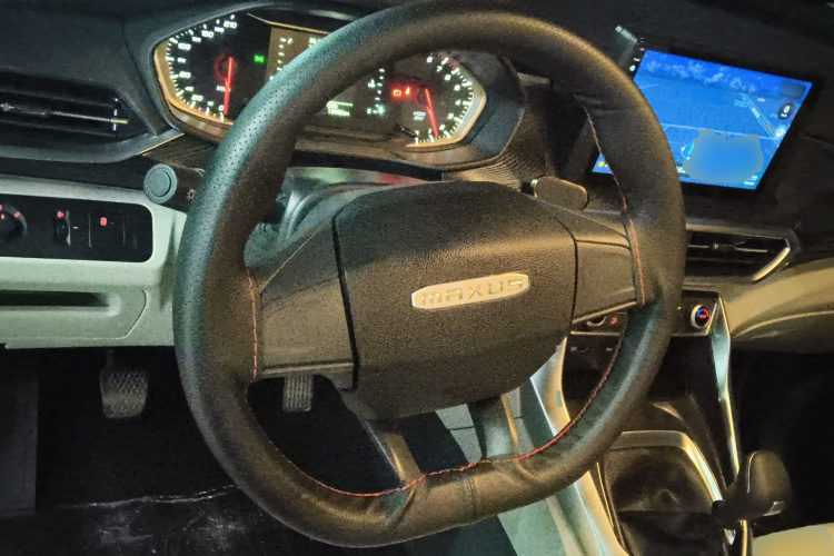 上汽大通MAXUS 大通G50 2023款 1.5T 手动畅游A中控内饰13