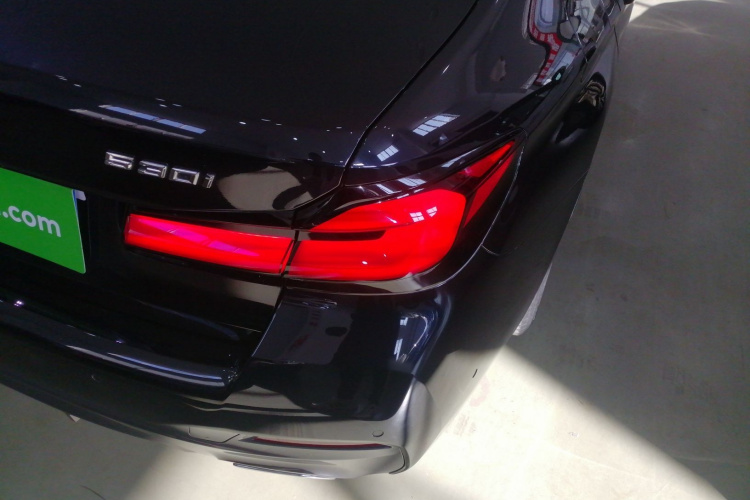 宝马5系(进口) 2022款 改款 525i M运动套装车身外观6006