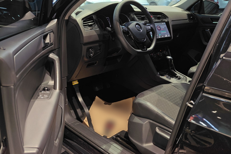 大众 途观L 2017款 330TSI 自动两驱风尚版中控内饰7003