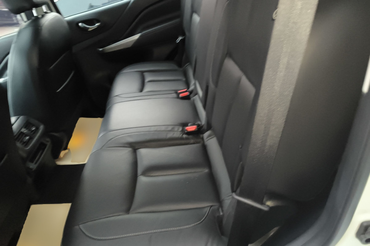 日产 途达 2020款 2.5L XV 4WD 自动四驱旗舰版中控内饰7004