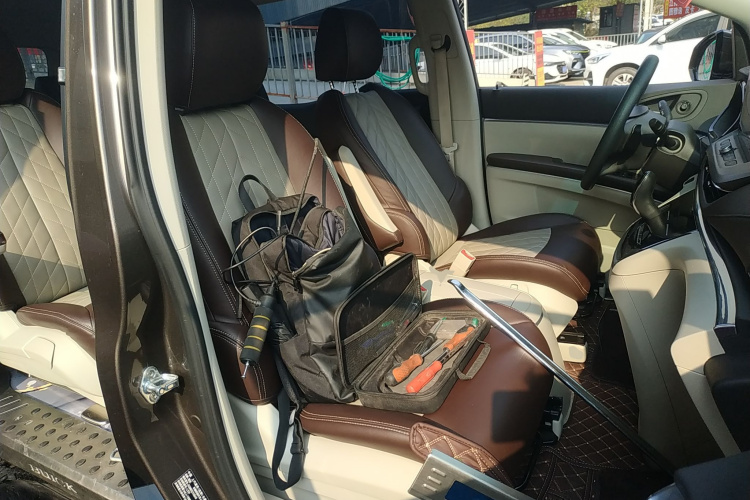 别克GL8 2023款 陆上公务舱 舒适型局部细节41