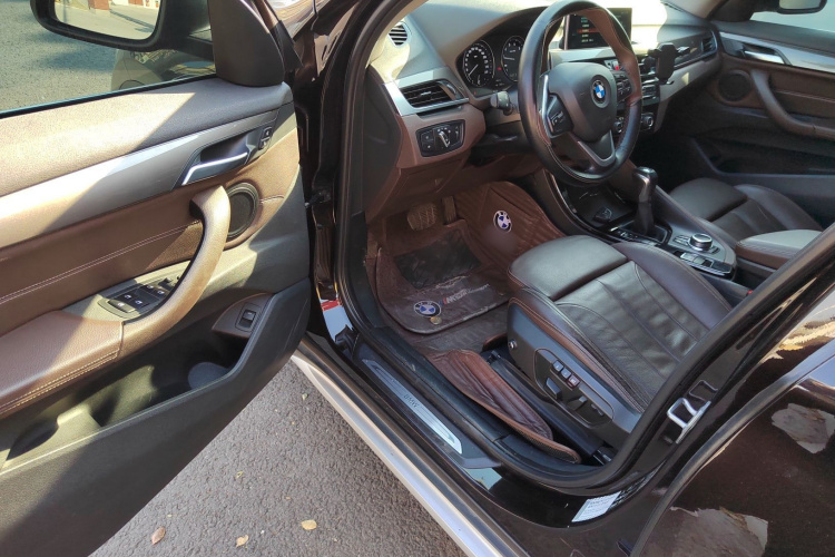 宝马X1 2019款 xDrive20Li 尊享型中控内饰20