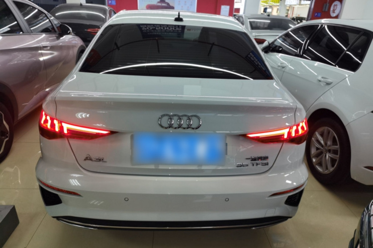 奥迪A3 2024款 A3L Limousine 35 TFSI 时尚运动型车身外观6