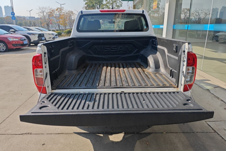 日产 纳瓦拉 2021款 2.5L 改款 手动两驱舒适型QR25局部细节23