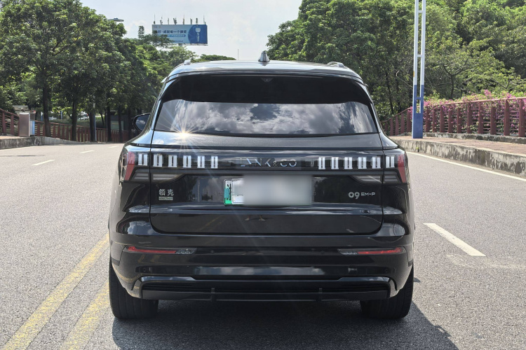 领克09 EM-P 2023款 2.0TD EM-P 远航版PM 七座车身外观6006