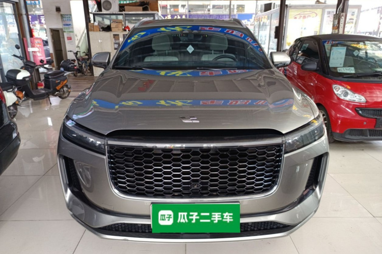 理想汽车 理想ONE 2020款 增程6座版车身外观2